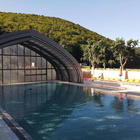 מורול Camping Domaine Du Lac Chambon מראה חיצוני תמונה