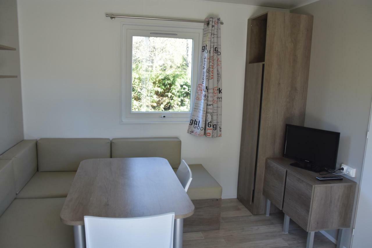 מורול Camping Domaine Du Lac Chambon מראה חיצוני תמונה
